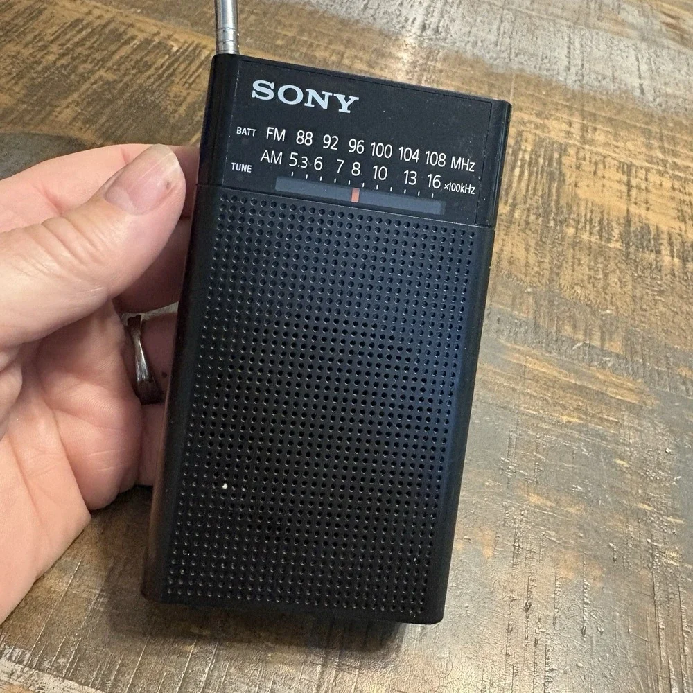 Sony Handheld Portable FM/AM Radio ICF-P26 Tested Working